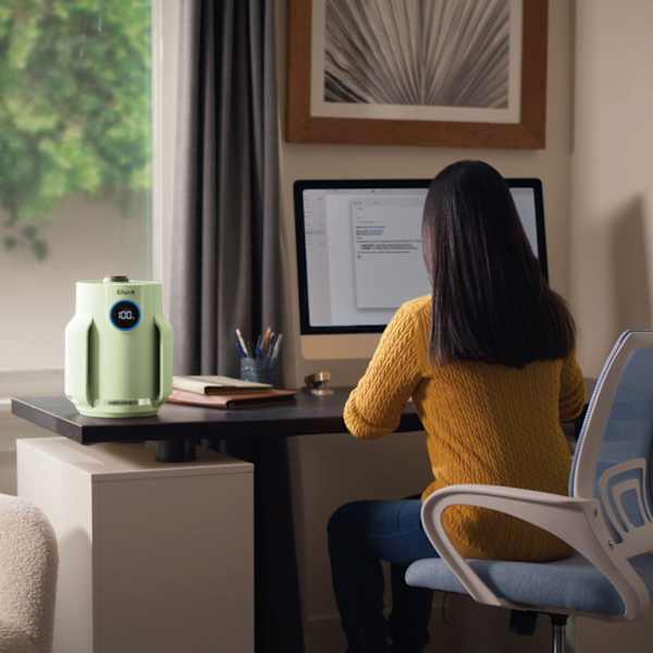Official Shark photo: Compact Pro on a home-office desk